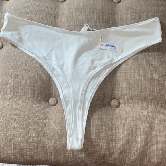 SKIMS-NWT Fits Everybody Cotton Jersey Dipped Thong in Color Bone Size 3X - Picture 9 of 9